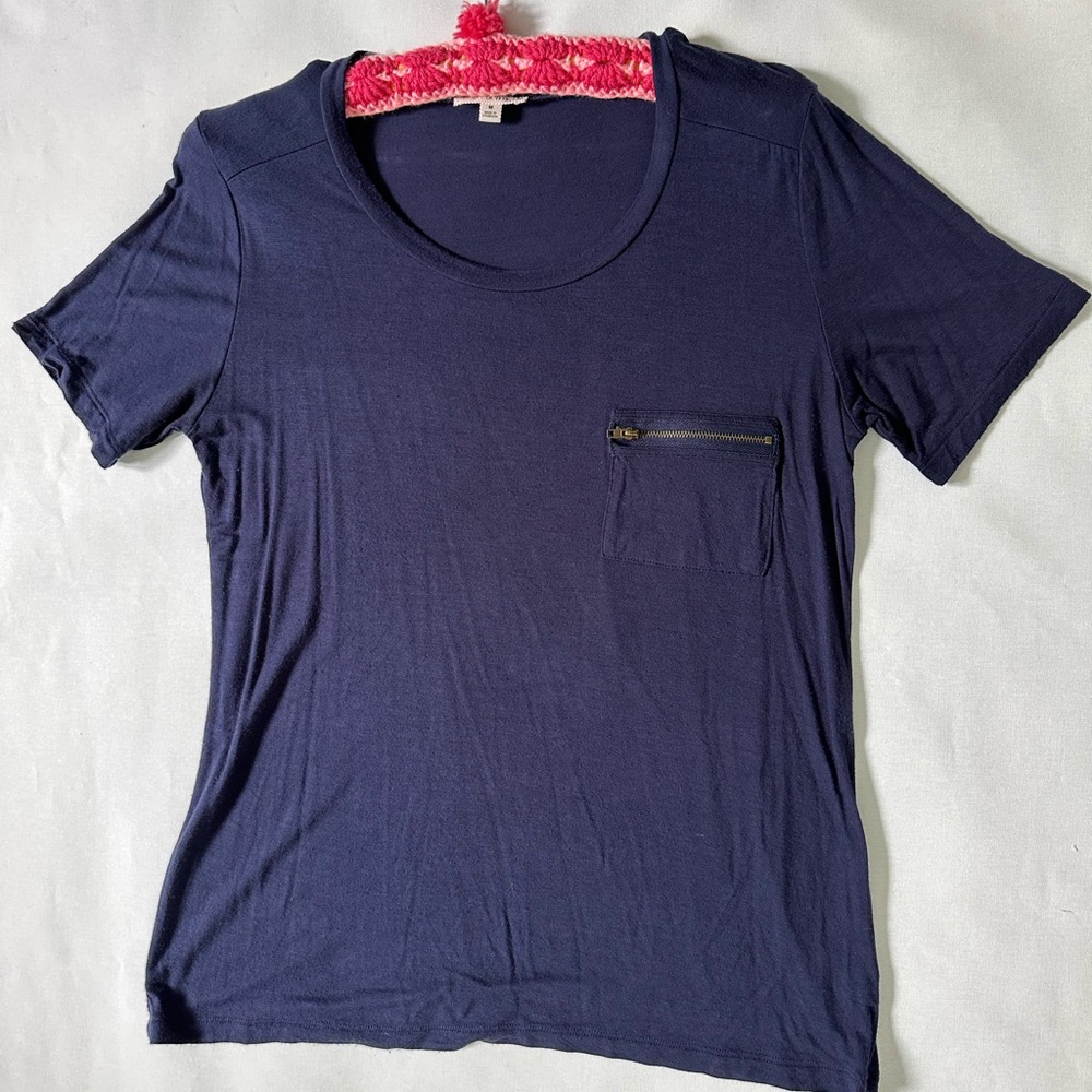 Navy T with zipper pocket